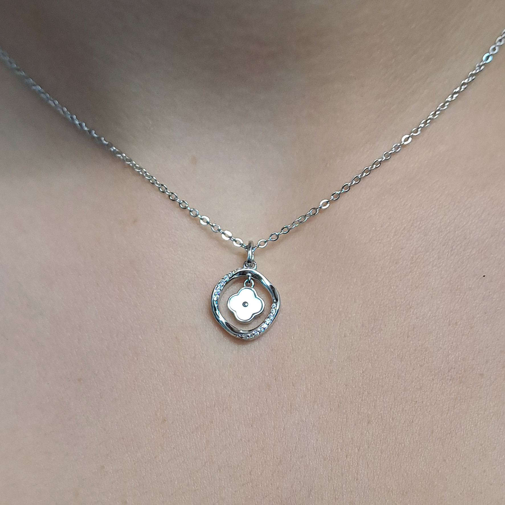 Gargantilla Flor plata rodiada